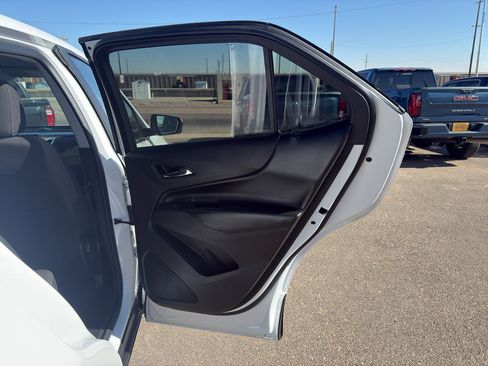 Used 2024 Chevrolet Equinox LT AWD/4WD image 15