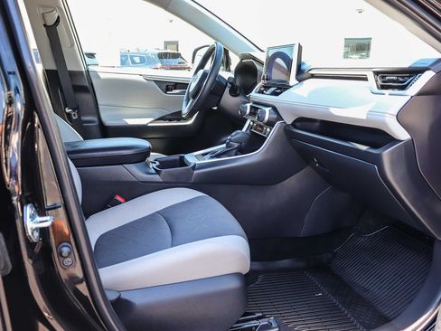 Certified 2025 Toyota RAV4 XLE w/ Convenience Package FWD image 20