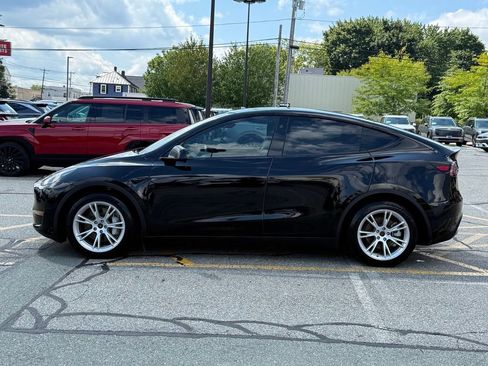 Used 2023 Tesla Model Y Long Range AWD/4WD image 2