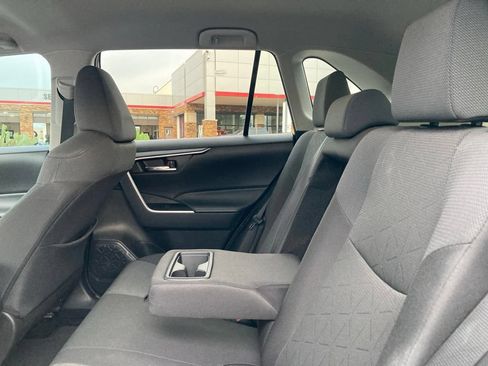Used 2024 Toyota RAV4 XLE AWD/4WD image 11