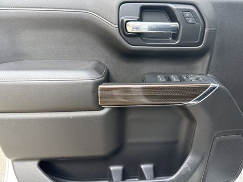 Used 2021 Chevrolet Silverado 1500 LT Trail Boss image 10