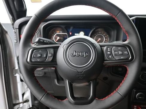 Used 2024 Jeep Wrangler Unlimited Rubicon w/ Technology Group AWD/4WD image 19