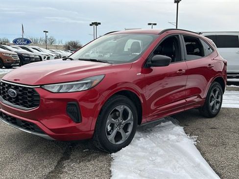 Used 2024 Ford Escape ST-Line image 2
