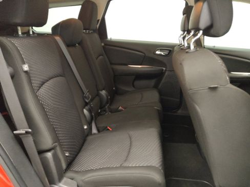 Used 2019 Dodge Journey SE w/ Blacktop Package FWD image 19