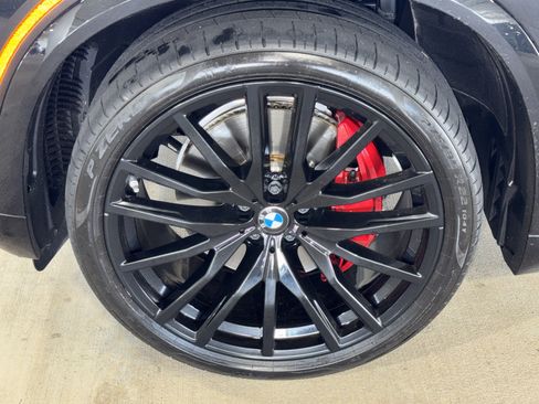Used 2024 BMW X5 sDrive40i w/ M Sport Package RWD image 36