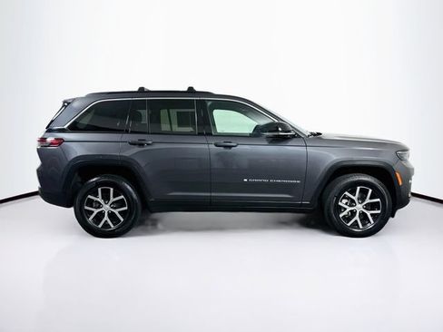 Used 2025 Jeep Grand Cherokee Limited AWD/4WD image 10