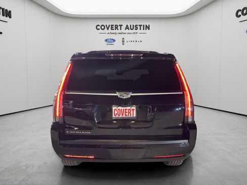 Used 2020 Cadillac Escalade Luxury image 4