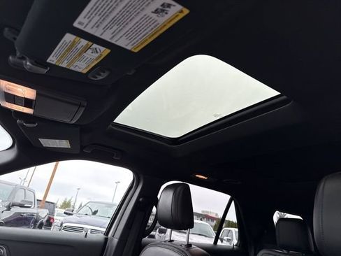 Used 2018 Ford Explorer Sport image 37