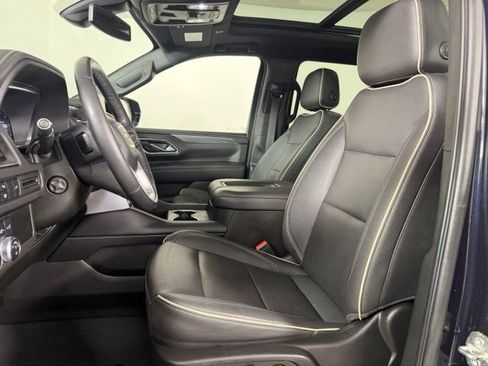 Used 2022 GMC Yukon XL SLT w/ SLT Premium Package AWD/4WD image 18