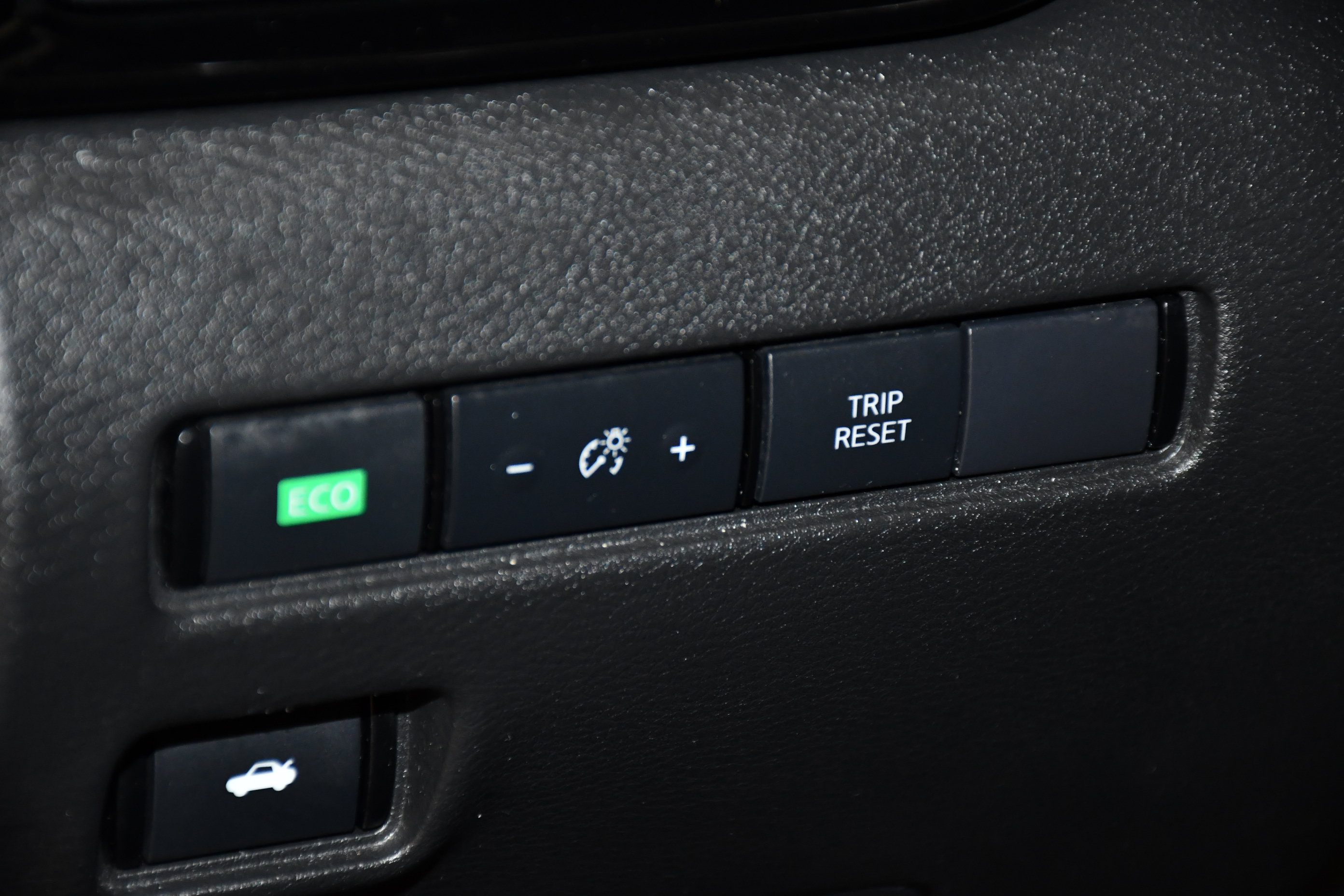 Used 2024 Nissan Sentra SV FWD image 32