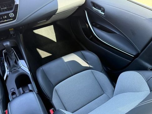 Used 2025 Toyota Corolla XSE FWD image 27