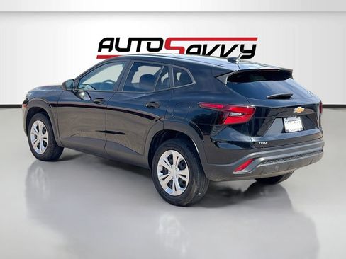 Used 2024 Chevrolet Trax LS FWD image 5