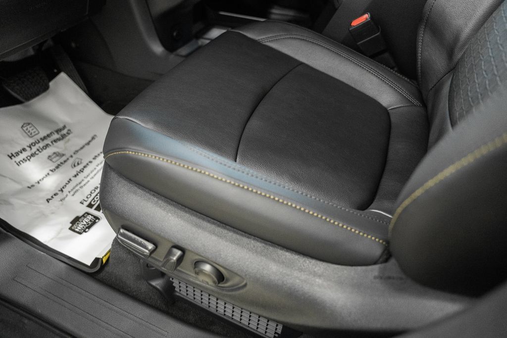 New 2026 Toyota Sienna XLE Woodland Edition AWD/4WD image 41