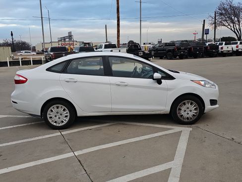 Used 2016 Ford Fiesta S image 4