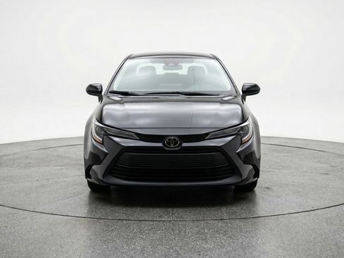 Used 2025 Toyota Corolla LE FWD image 2