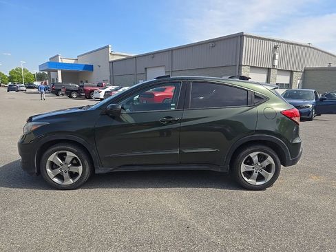 Used 2017 Honda HR-V EX image 2