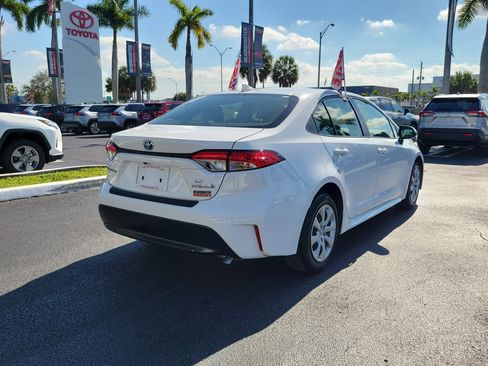 Used 2024 Toyota Corolla LE image 11