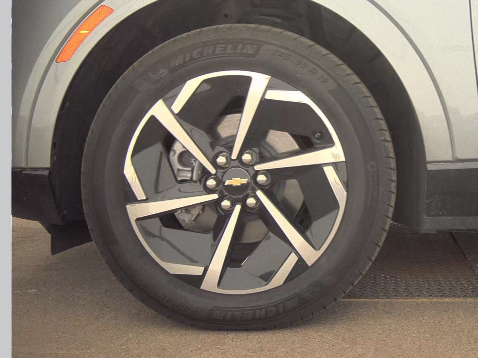 Used 2024 Chevrolet Equinox EV LT FWD image 19
