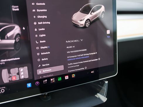 Used 2023 Tesla Model Y Long Range AWD/4WD image 17