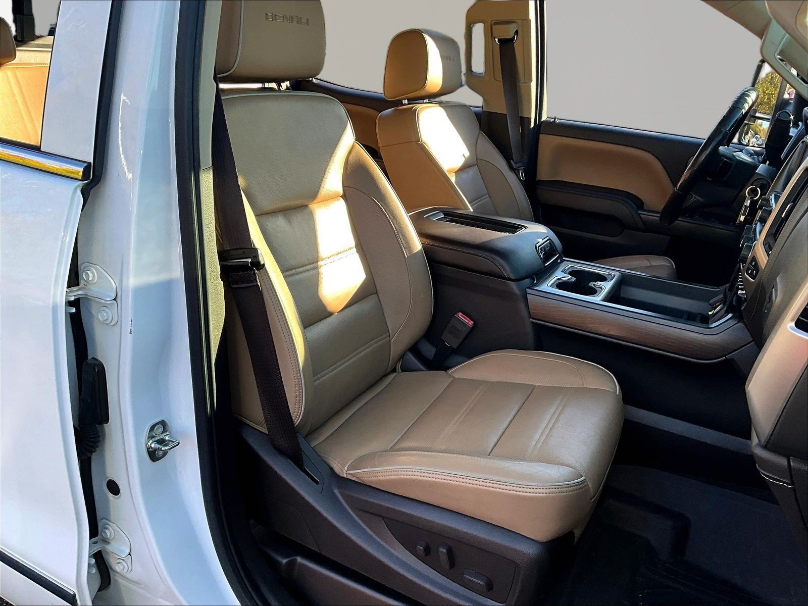 Used 2017 GMC Sierra 2500 Denali w/ Duramax Plus Package AWD/4WD image 30