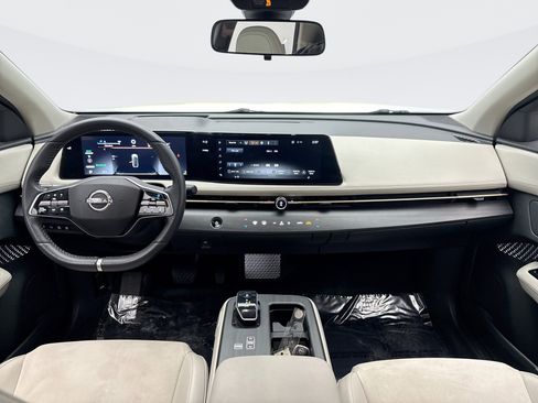 Used 2023 Nissan Ariya AWD image 14