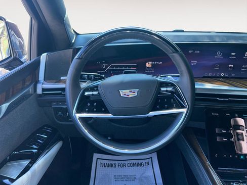 Certified 2025 Cadillac Escalade Sport Platinum w/ LPO, ONYX Package AWD/4WD image 12