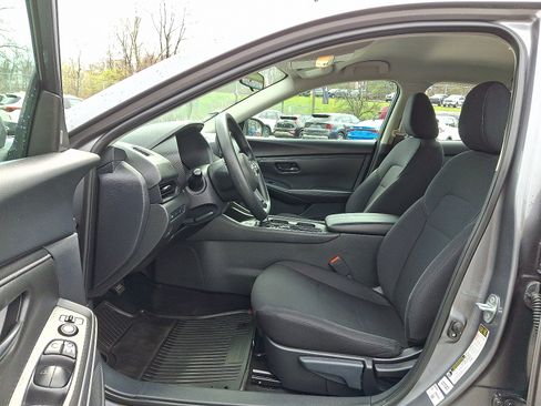 Used 2024 Nissan Sentra S FWD image 13