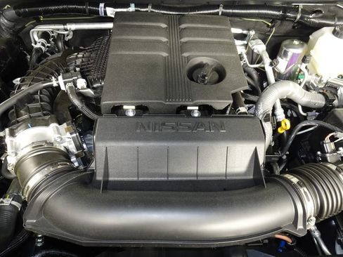 New 2025 Nissan Frontier PRO-4X w/ Pro Premium Package image 10