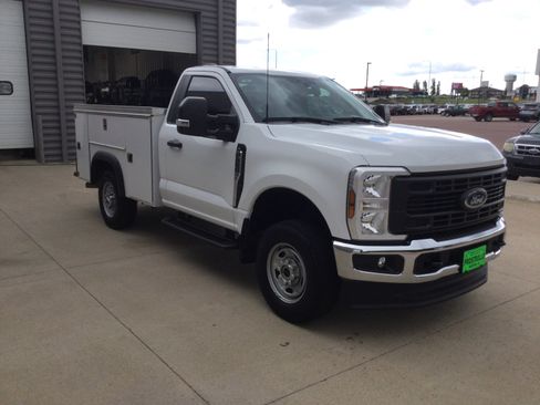 Used 2024 Ford F250 XL w/ Snow Plow Prep Package AWD/4WD image 4
