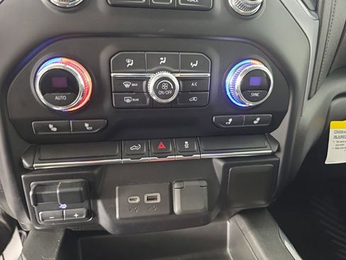 Used 2020 GMC Sierra 2500 SLE w/ SLE Convenience Package image 22