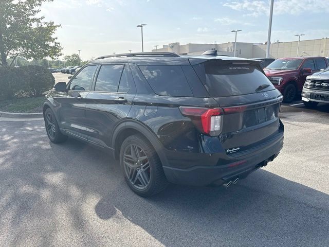 Used 2025 Ford Explorer ST AWD/4WD image 4