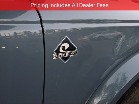 Used 2024 Ford Bronco Outer Banks AWD/4WD image 8
