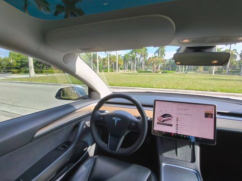 Used 2022 Tesla Model 3 RWD image 27