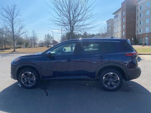 Used 2025 Nissan Rogue SV image 6