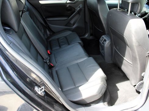 Used 2012 Volkswagen Golf 4-Door image 21