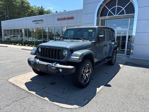 Certified 2024 Jeep Wrangler Unlimited w/ Convenience Group AWD/4WD image 2
