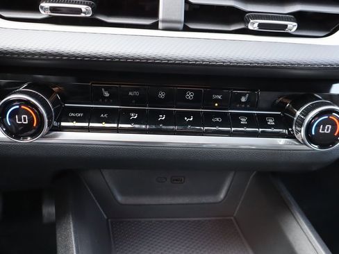 New 2026 Chevrolet Equinox LT w/ Convenience Package II image 11