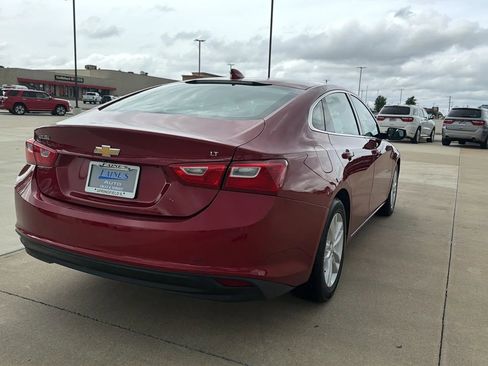 Used 2017 Chevrolet Malibu LT FWD image 18
