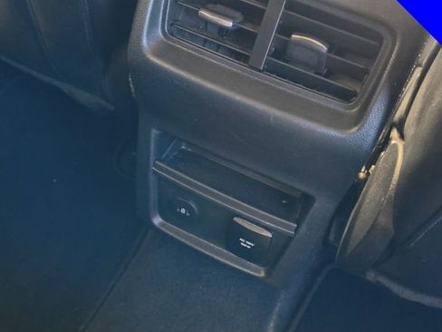 Used 2024 Ford Edge Titanium image 24