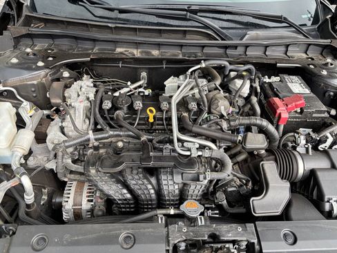 Used 2025 Nissan Altima 2.5 SV FWD image 32