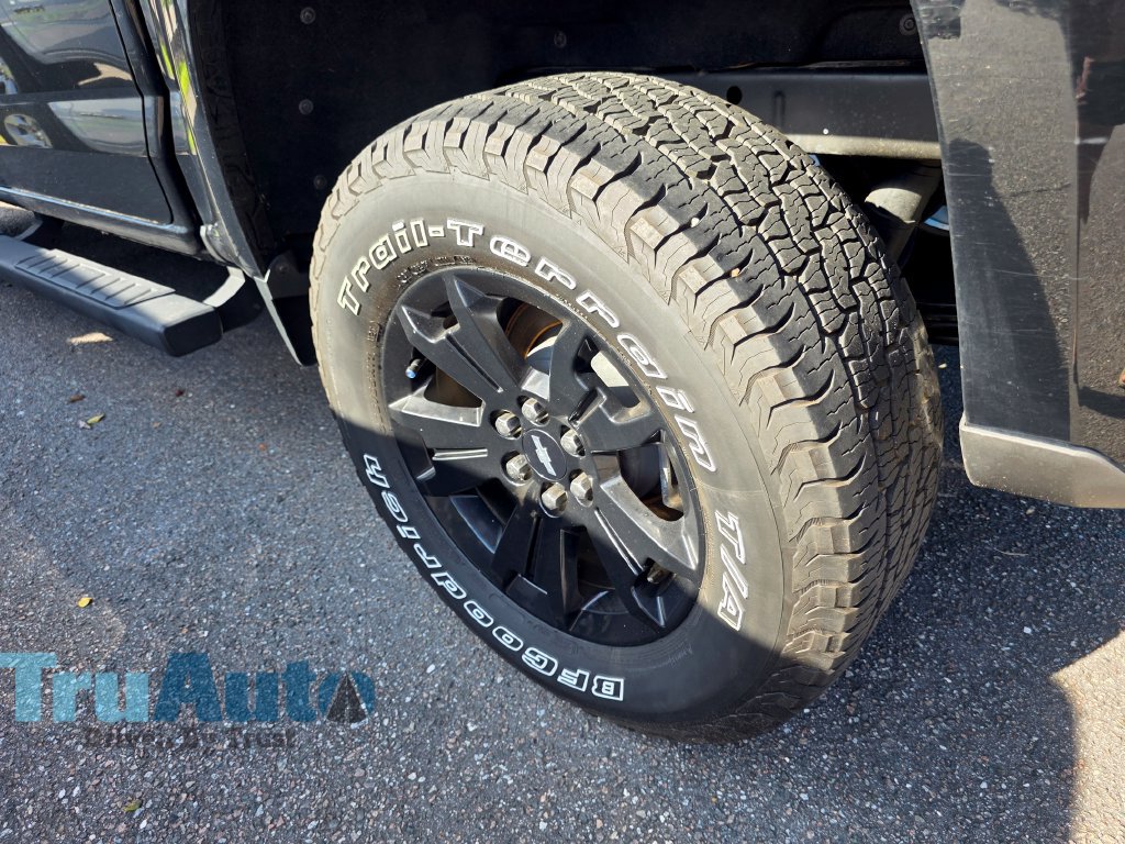 Used 2021 Chevrolet Colorado Z71 w/ Z71 Midnight Edition AWD/4WD image 45