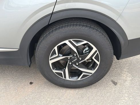 Used 2025 Kia Sportage LX FWD image 19