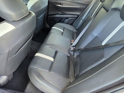 Used 2025 Toyota Camry SE FWD image 9
