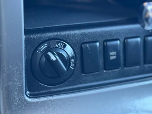 Used 2007 Nissan Pathfinder SE image 24