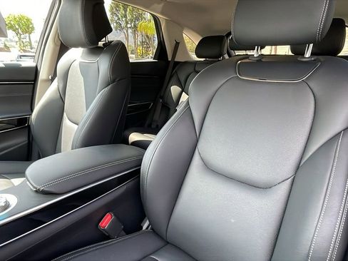 Used 2025 Genesis GV70 2.5T image 15