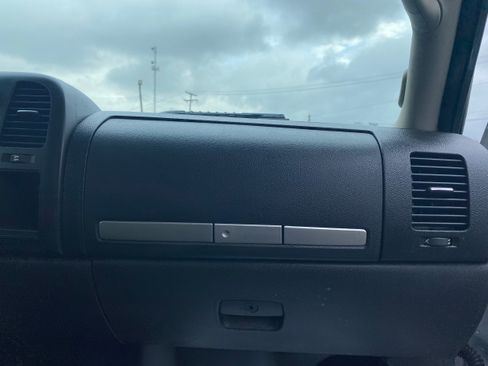 Used 2010 GMC Sierra 2500 SLE w/ SLE Preferred Package image 16