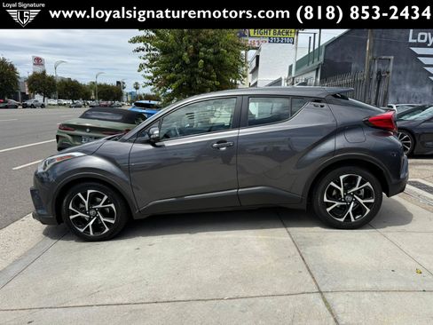 Used 2018 Toyota C-HR XLE FWD image 4