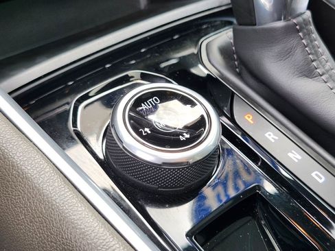 Used 2024 Chevrolet Colorado ZR2 w/ Technology Package image 25