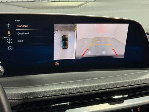 Used 2025 Cadillac XT4 Premium Luxury image 33