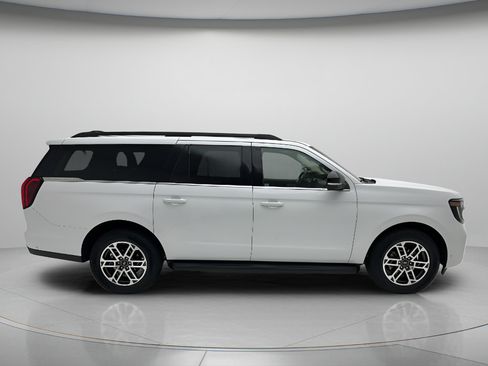 Used 2025 Ford Expedition Max Active AWD/4WD image 4